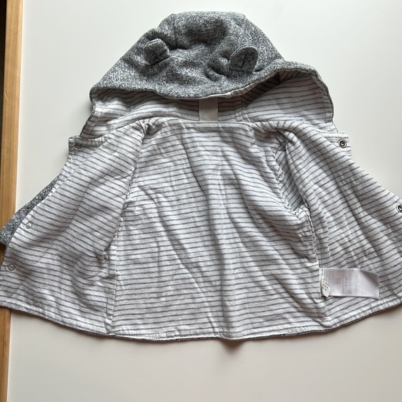 Baby Gap Reversible Hoodie - Picture 4 of 5